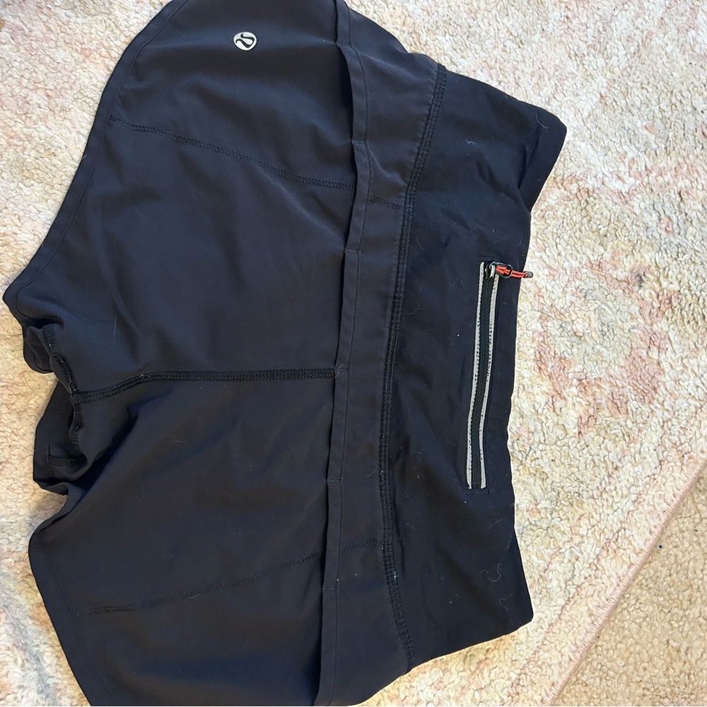 BLACK LULULEMON 2.5” INSEAM LOW-RISE SPEEDUPS